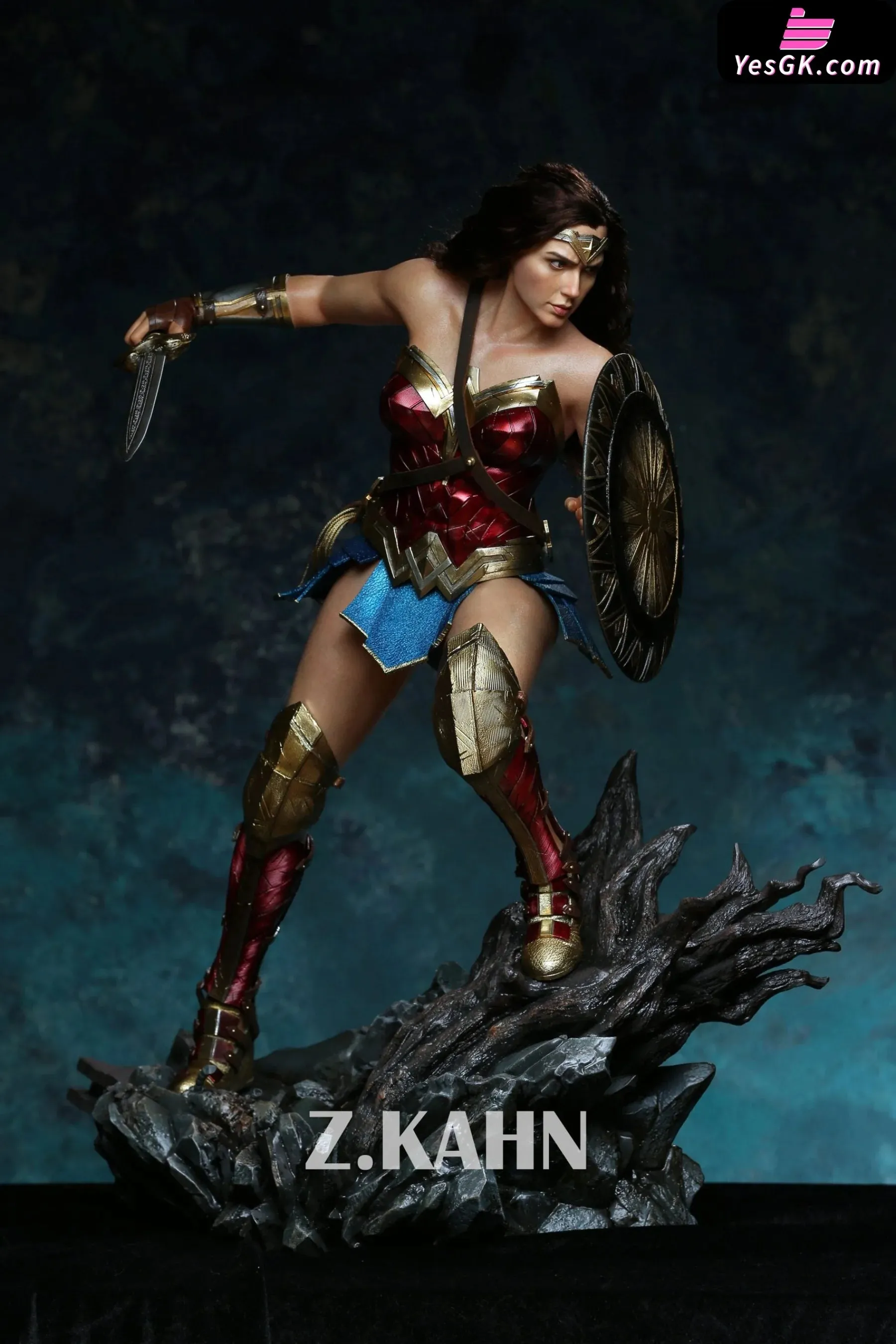 DC Comics Wonder Woman Diana Prince Resin Statue - Z.KAHN Studio [Pre-Order]