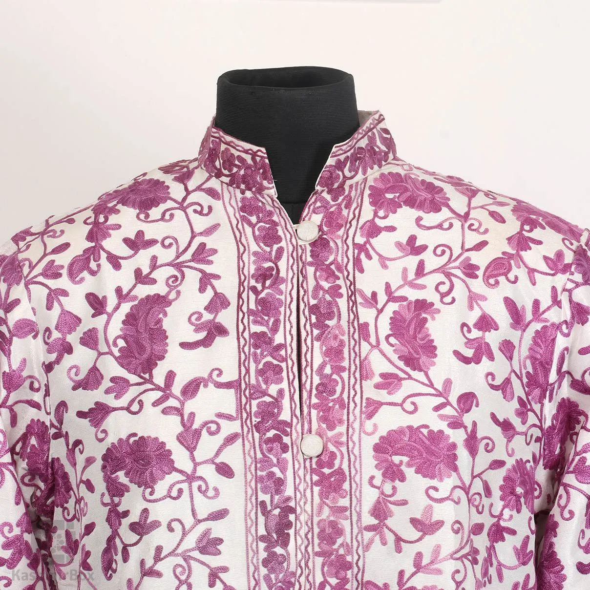 Paisleyed Aari Embroidered White Silk Jacket