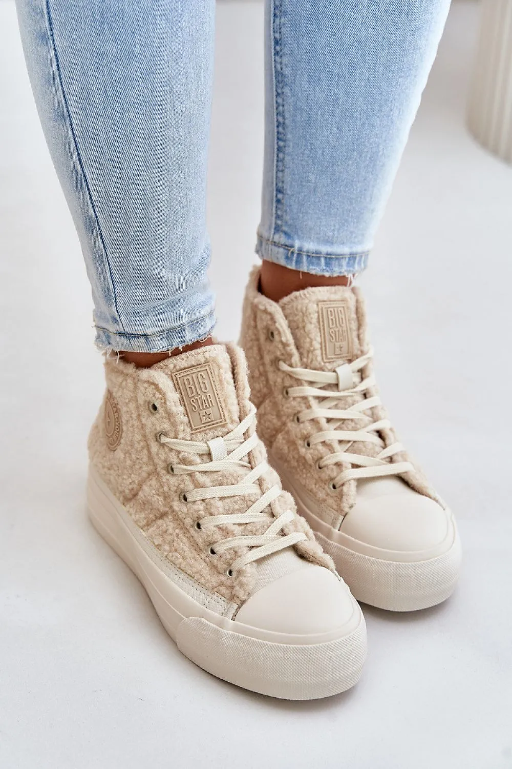 Sneakers model 201923 Step in style